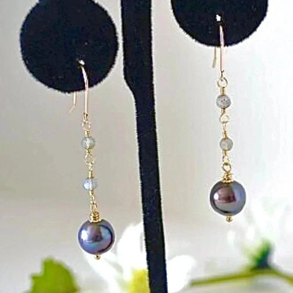 Black Pearl earring, Labradorite Gemstone, Gifted To The Press, Dangle Earrings